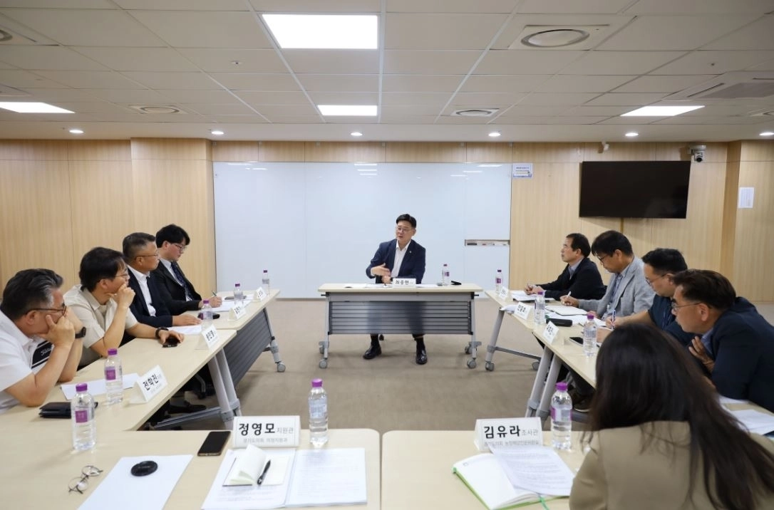 지난 22일 ‘경기도립동물병원 설치 및 운영 조례’ 제정을 위한 정담회를 연 최종현 의원(사진=경기도의회)