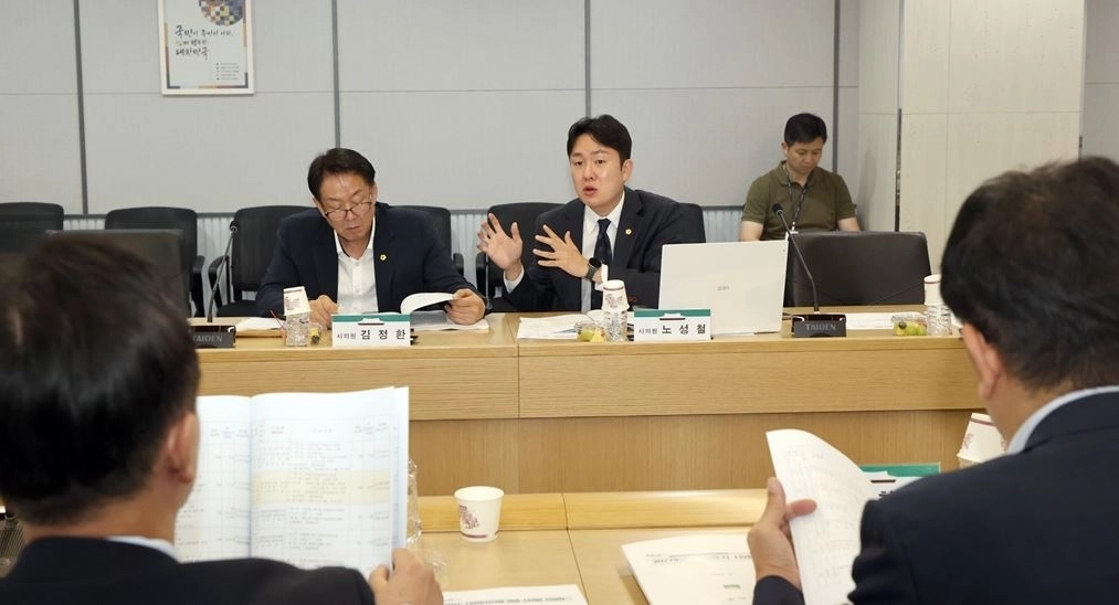 지난 22일 동작구청에서 열린 ‘동작구 시비 투자사업 주요현황 간담회’에 참석한 노성철 의원. 서울시의회 제공