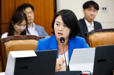 야간·휴일·초과 근무 월평균 97시간…예보관들 지쳐간다