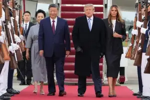 시진핑 美 도착 국빈 일정 시작...트럼프 공항 직접 나가 환대