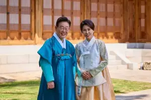 李대통령 부부 추석 인사 “행복을 나누는 귀한 한가위 보내시길”