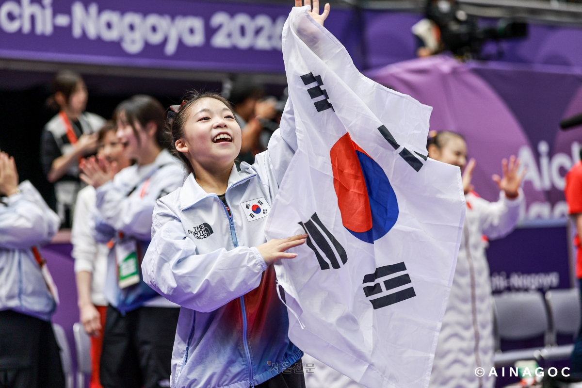 thumbnail - 황서현, 40년 만에 평균대 金<br>女 기계체조 황금시대 열렸다