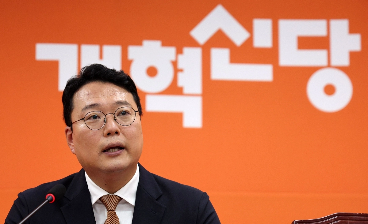 천하람 개혁신당 대표 권한대행 겸 원내대표가 14일 서울 여의도 국회에서 열린 기자 간담회에서 취재진 질문에 답변하고 있다.