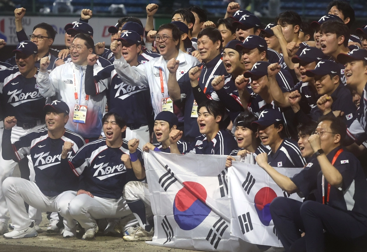 기념촬영하는 한국 선수들