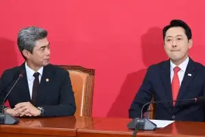 장동혁, 강신철 국방부 장관 접견