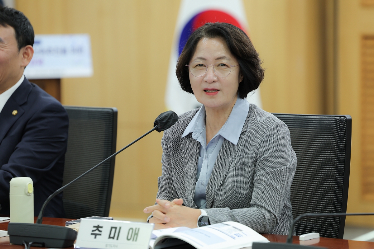 추미애 경기도지사가 28일 ‘정부 8.13 대책 후속, 3기 신도시 자족강화와 신속추진을 위한 국회 정책토론회’에서 발언하고 있다. 경기도 제공