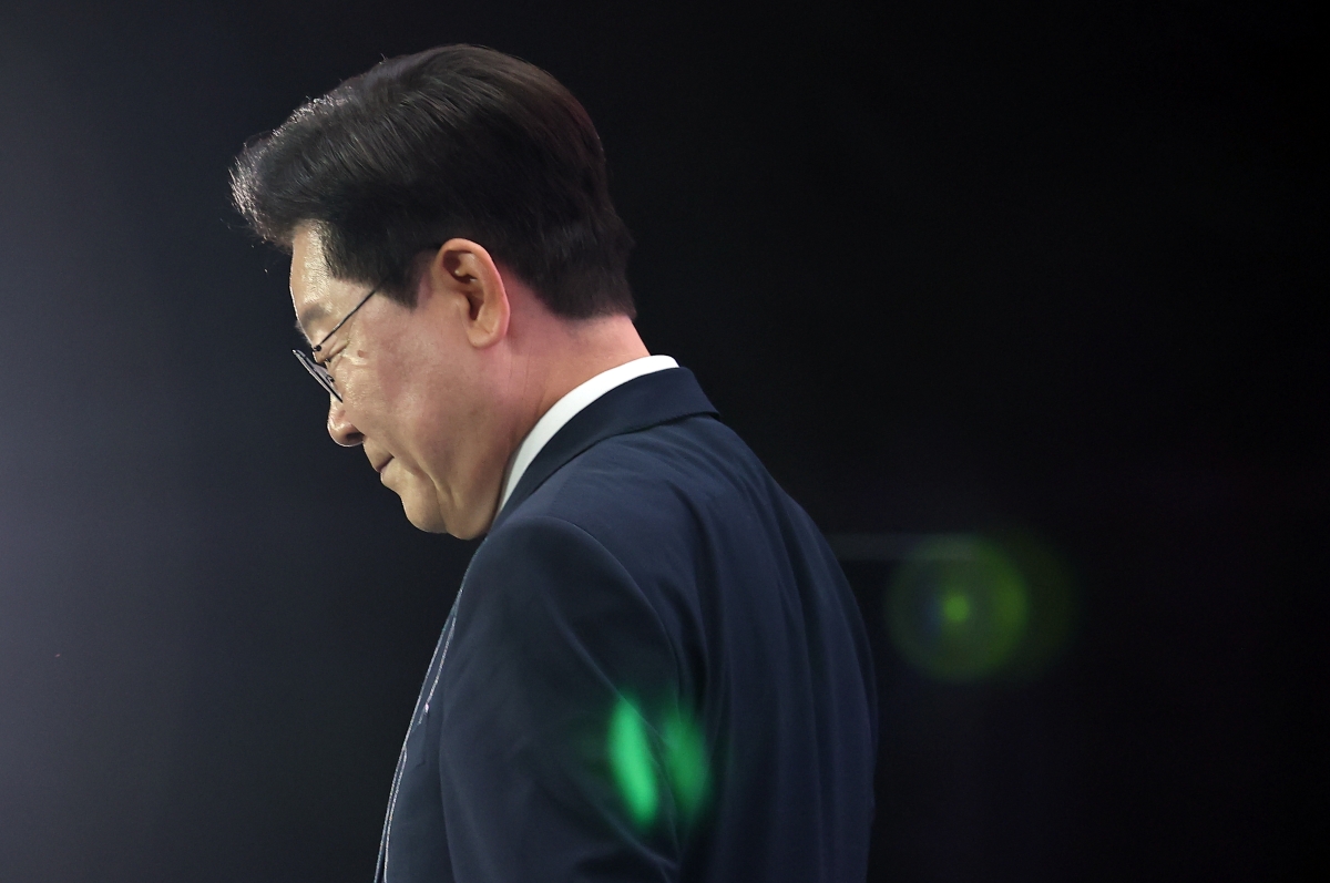 이재명 대통령이 28일 인천 송도에서 열린 제20회 세계한인의 날 기념식에서 기념사를 마친 뒤 자리로 돌아가고 있다. 2026.9.28. 연합뉴스
