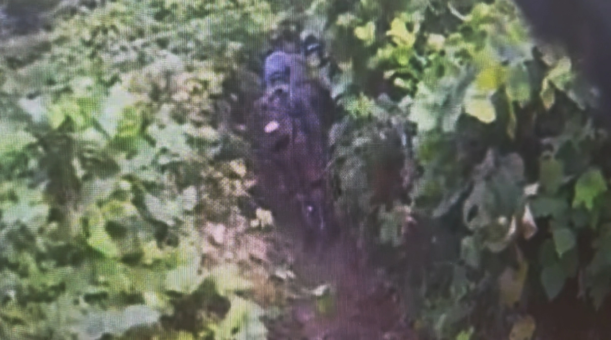 합동참모본부와 유엔군사령부 군사정전위원회가 지난 26일 서부전선 비무장지대(DMZ) 지뢰 추정 폭발 사고 조사에 앞서 기동로 확보 및 작전환경을 살피고 있다. 합참 제공 영상 캡처