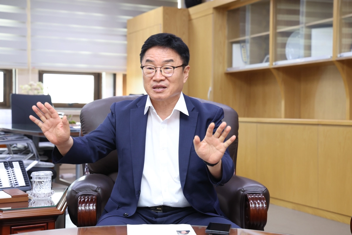 권순기 경남교육감이 21일 서울신문과 만나 경남 교육 비전을 설명하고 있다. 2026.7.21. 경남교육청 제공