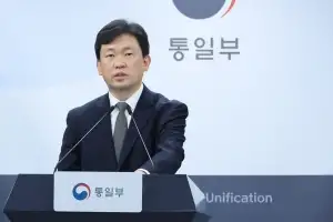 국정원, 한국 온 북한군 조사… 정부 ‘북향민’으로 보호할 듯