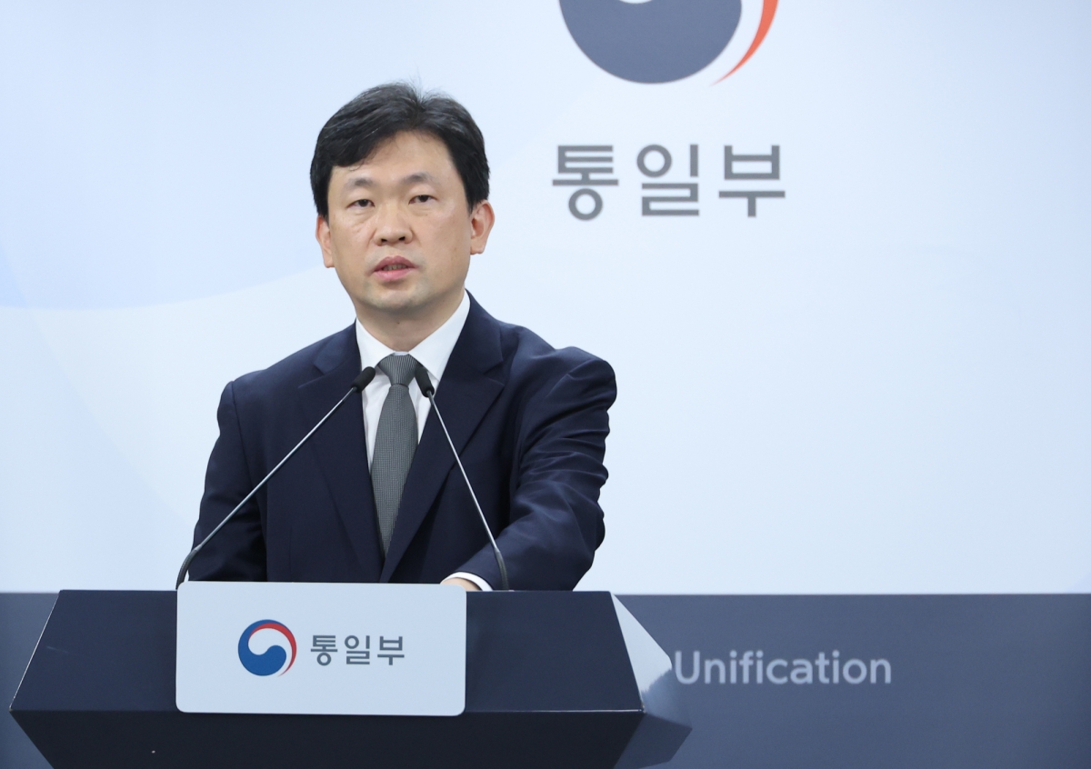 윤민호 통일부 대변인이 28일 오전 서울 종로구 정부서울청사에서 열린 정례브리핑에서 현안 관련 질문에 답하고 있다. 2026.9.28 연합뉴스