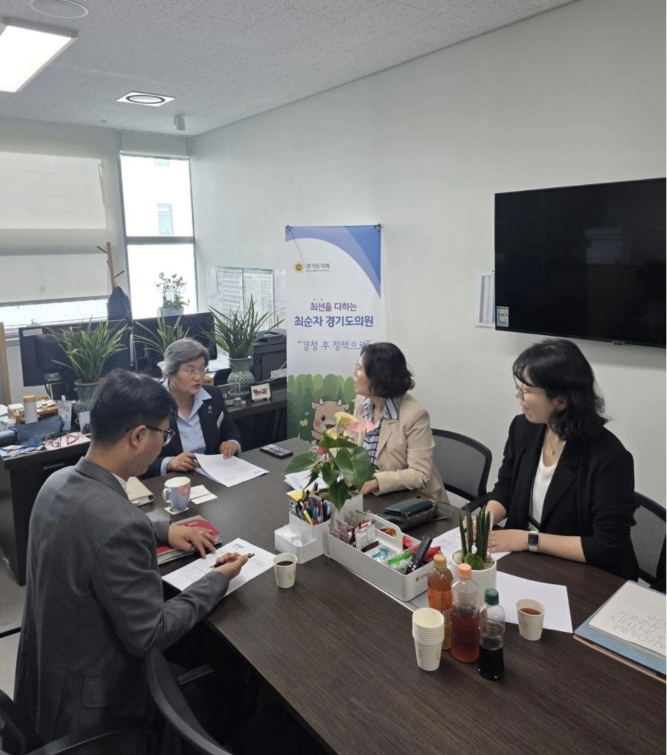 ▲ 지난 28일 경기도교육청 특수교육원 관계자들과 정담회를 갖은 최순자 의원(사진=경기도의회)
