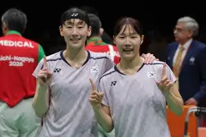 [속보] 이소희·백하나, 배드민턴 여자복식 중국 꺾고 금메달…24년만에 쾌거