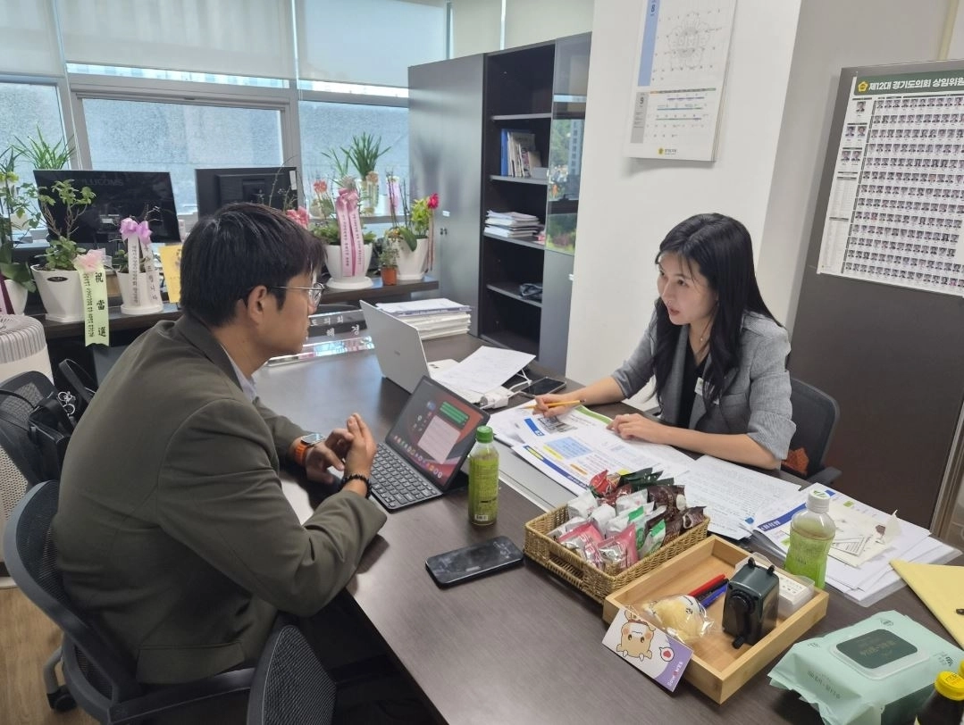 ▲ 지난 22일 경기도시장상권진흥원과 간담회를 진행한 최혜경 의원(사진=경기도의회)