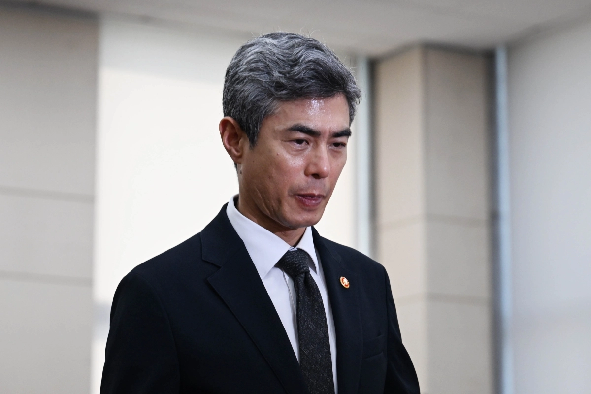 강신철 국방부 장관이 29일 국회에서 열린 국방위원회 DMZ 지뢰 추정 폭발사고 현안 질의에 들어서고 있다. 2026.9.29 홍윤기 기자