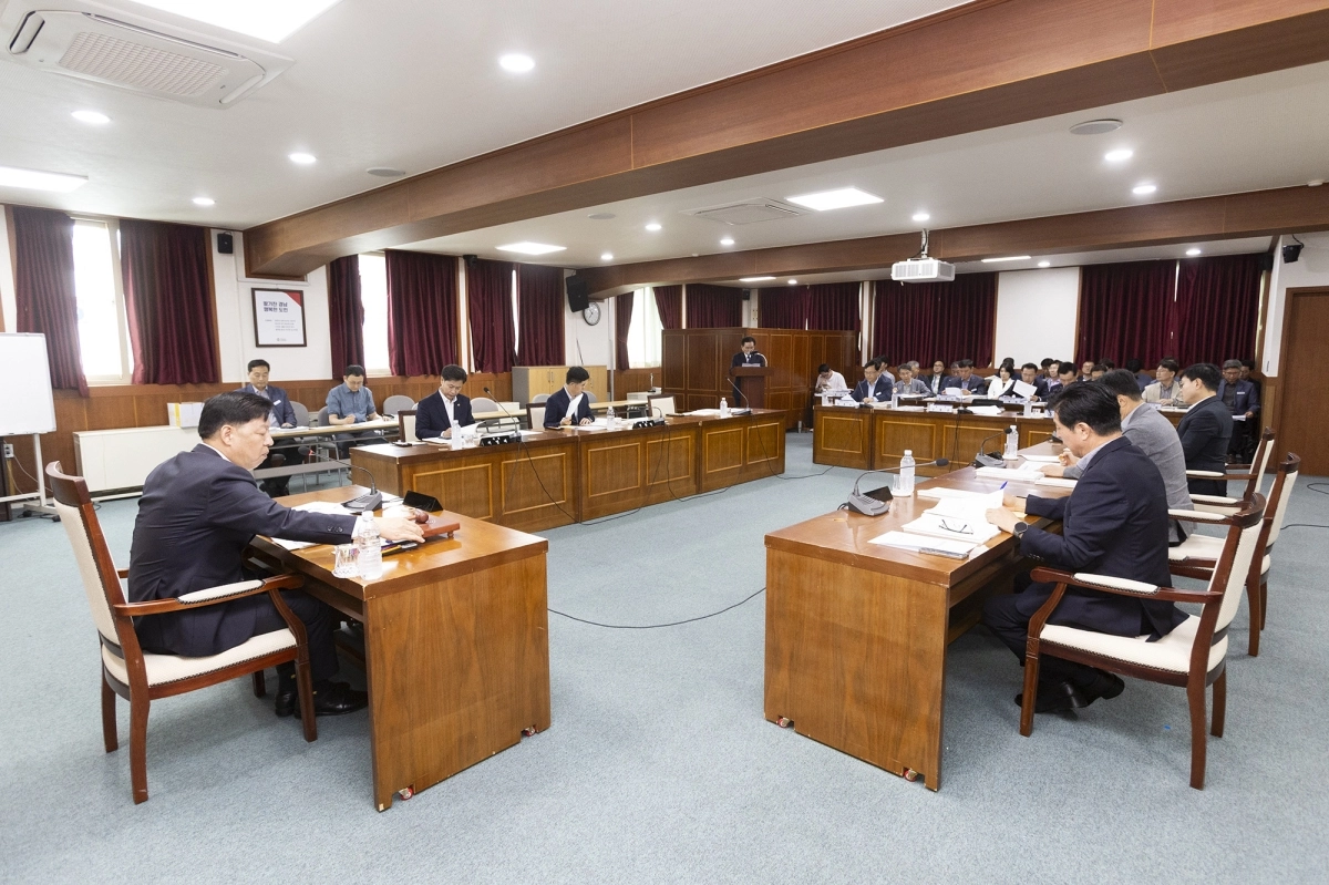 광양경자청 상황실에서 열린 제159회 광양만권경제자유구역 조합회의 임시회 모습.