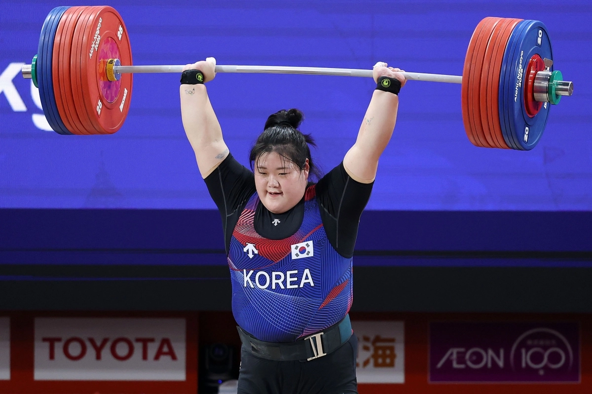 역도 국가대표 박혜정이 29일 일본 아이치현 나고야 중소기업진흥회관에서 열린 2026 아이치·나고야 아시안게임 역도 여자 86㎏ 이상급 경기에서 용상 167㎏ 도전에 성공하고 있다. 2026.9.29 나고야 뉴시스