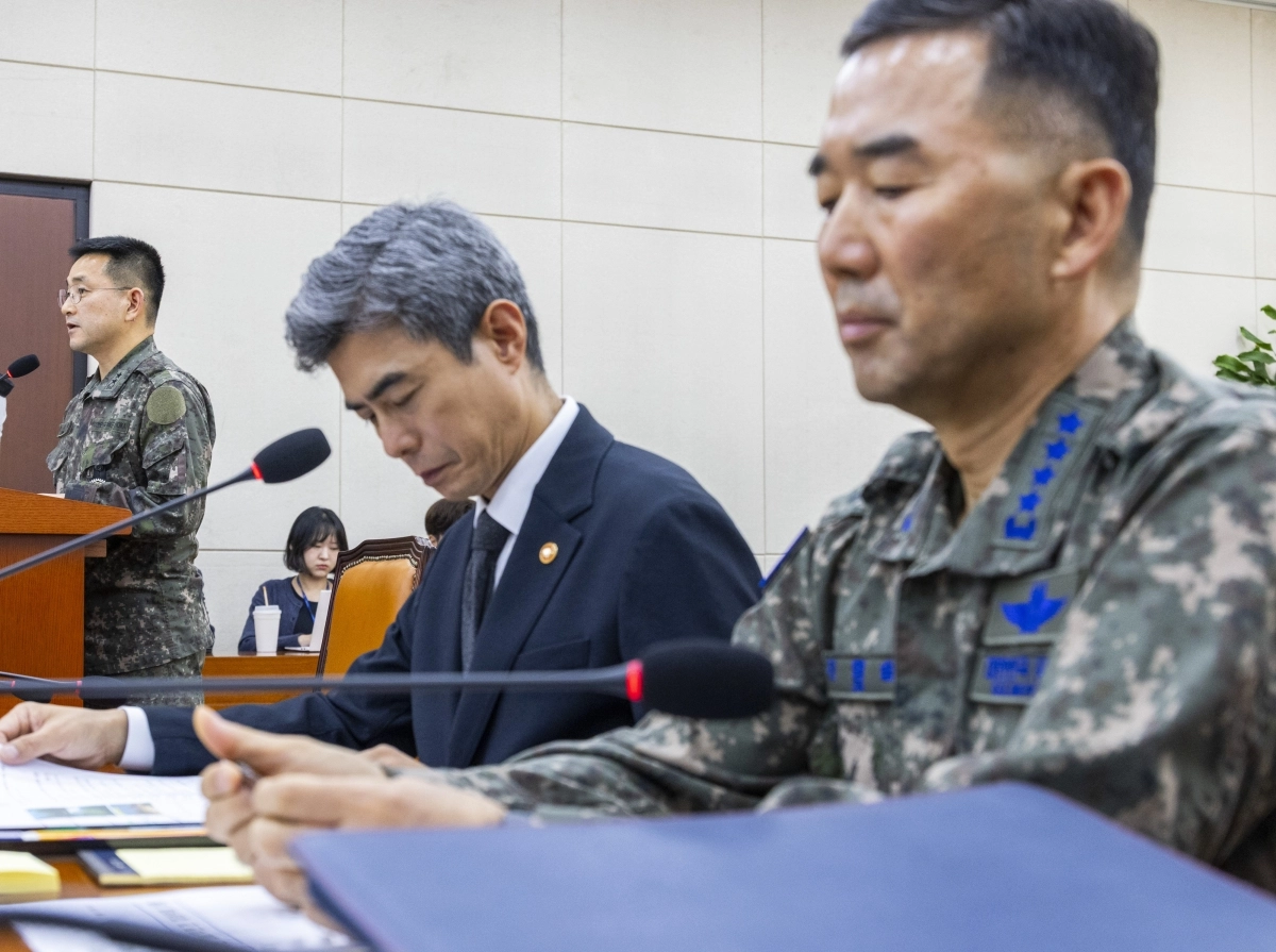 DMZ 지뢰추정 폭발사고 현장 조사 결과 보고하는 양진혁 합참 작전부장