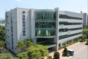 ‘한국형 주치의’라면서 한의사는 왜 빠졌나