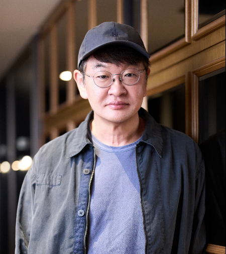 영화 ‘암살자(들)’을 연출한 허진호 감독.  하이브미디어코프 제공