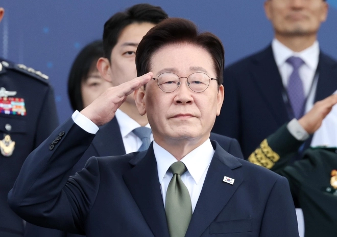 thumbnail - 李대통령 “北, 대화 복원 함께하길 촉구…DMZ 장병 부상에 마음 아파”