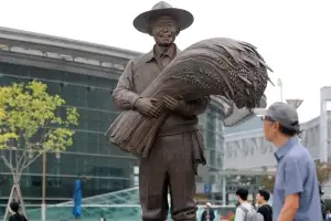 법원 ‘동대구역 박정희 동상 존치’ 판결에…찬반 갈등은 여전