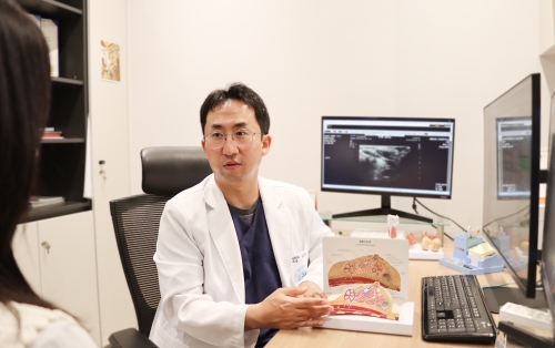 세란병원 외과 유방갑상선센터 차정환 과장이 다양한 유방질환에 대해 설명하고 있다.