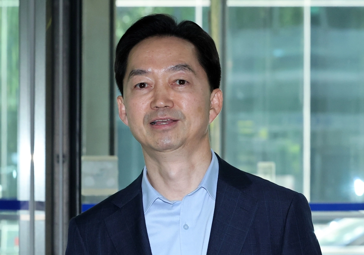 김지용 초대 중대범죄수사청장 후보자가 17일 서울 종로구에 마련된 사무실로 출근하고 있다. 2026.9.17 연합뉴스