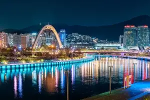 여름이 끝나도 즐거운 부산… 夜·味·休 품고 사계절 연다