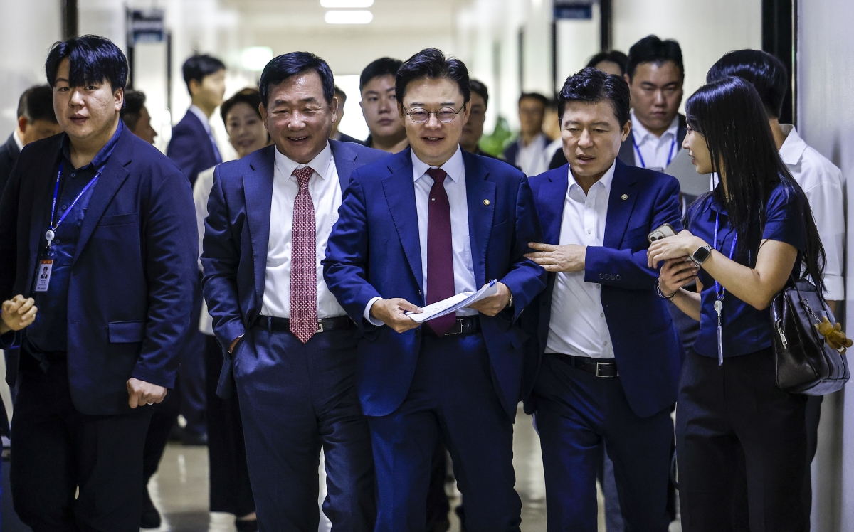 김성원 국회 산업통상자원중소벤처기업위원장이 9월 22일 서울 여의도 국회에서 열린 산업통상자원중소벤처기업위원회 전체회의에 참석하고 있다. 뉴시스