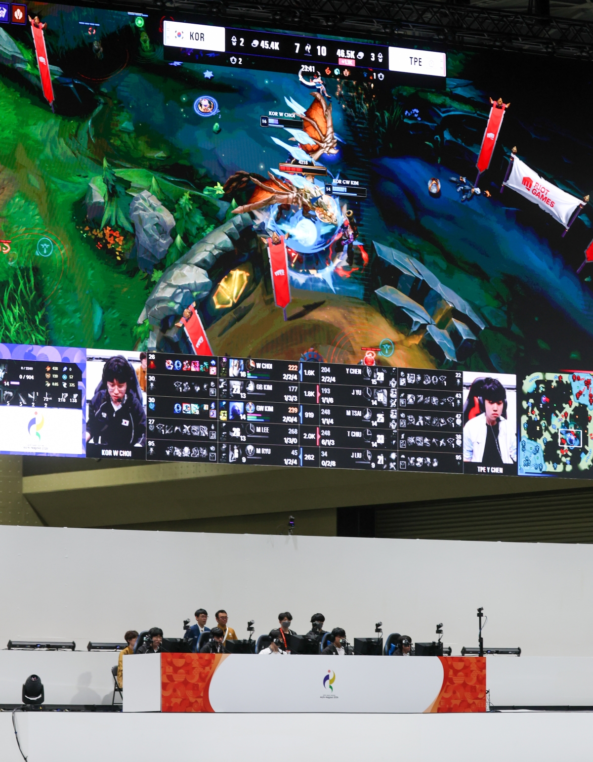 한국 리그 오브 레전드(LoL) 국가대표팀이 2일 일본 아이치현 도코나메 스카이 엑스포에서 열린 2026 아이치·나고야아시안게임 e스포츠 LoL 결승전에서 대만과 대결을 펼치고 있다. 2026.10.2 도코나메 뉴스1