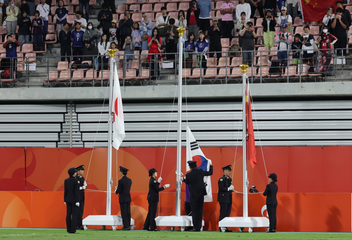 3일일 일본 아이치현 도요타 스타디움에서 열린 2026 아이치·나고야 아시안게임 남자 축구 시상식에서 금메달을 획득한 한국의 태극기 게양이 이뤄지지 않고 있다. 2026.10.4 연합뉴스