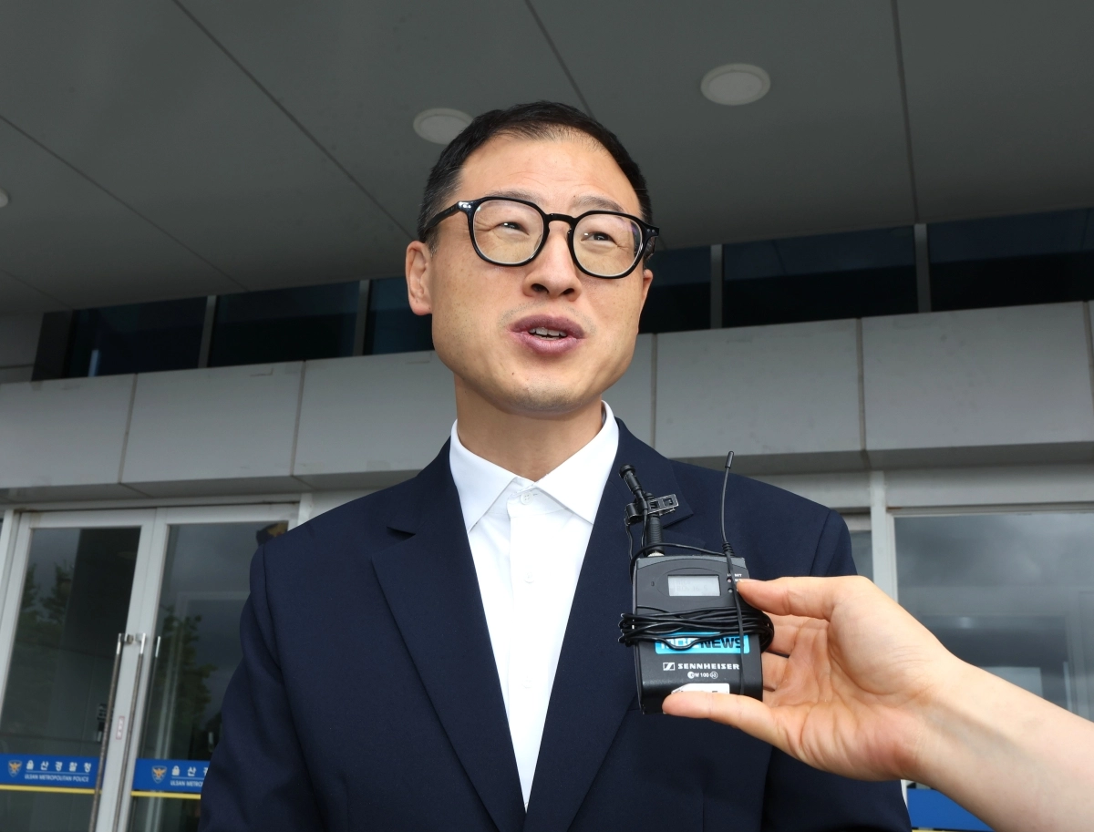 취재진 만난 김상욱 울산시장