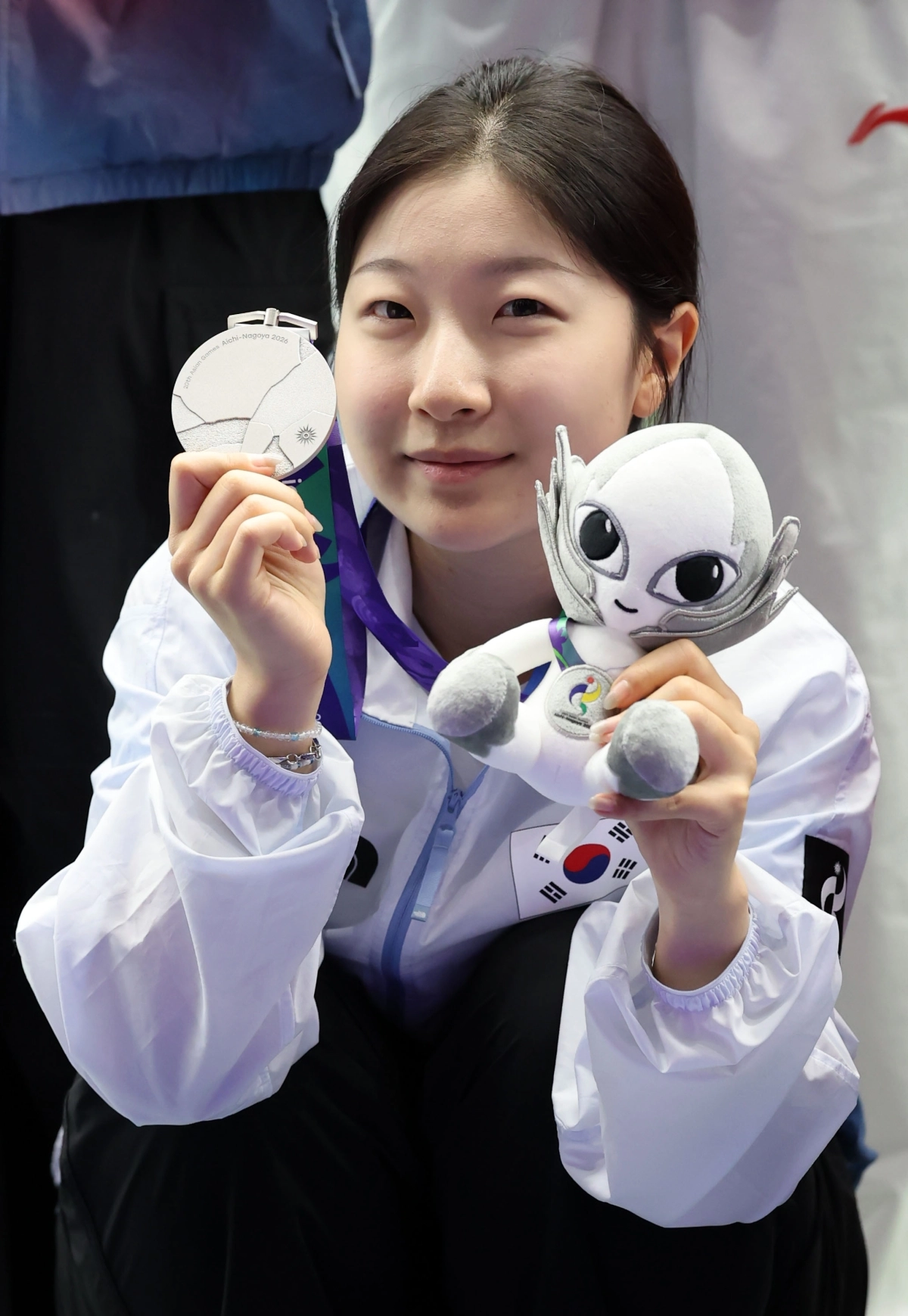 10m 공기소총 혼성 단체전 은메달을 목에 건 반효진. 도요타 연합뉴스
