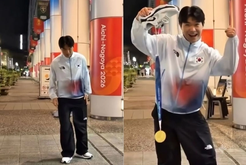 2026 아이치·나고야 아시안게임 남자 축구 금메달리스트 최우진이 SNS에 한 발을 절뚝거리며 걷다가 운동화 벗어들고 그 안에 매달아 숨겨 둔 금메달이 나오는 장면을 연출했다. 최우진 SNS 캡처