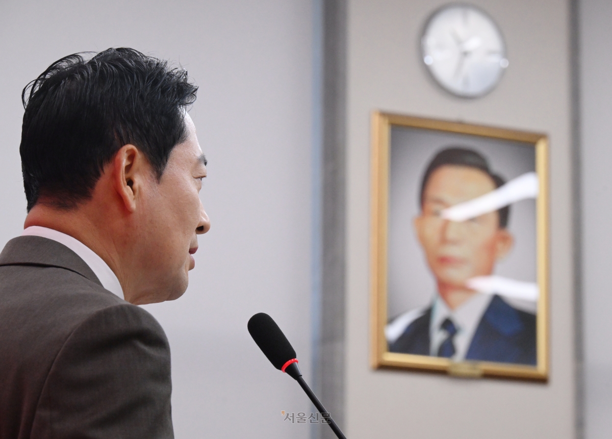 장동혁 국민의힘 대표가 5일 국회에서 현안 관련 기자회견을 하고 있다. 안주영 전문기자
