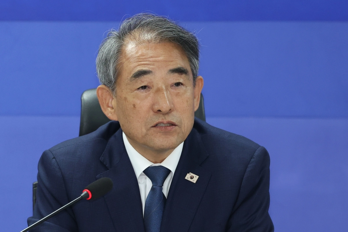 발언하는 윤준병 정조위원장
