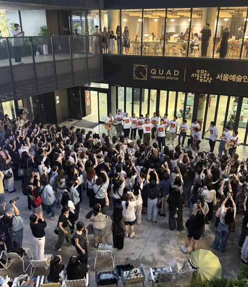서울문화재단이 지난 9월에 진행한 ‘제철공연’ 중 뮤지컬 ‘콰이어 오브 맨’(신시컴퍼니). 서울문화재단 제공