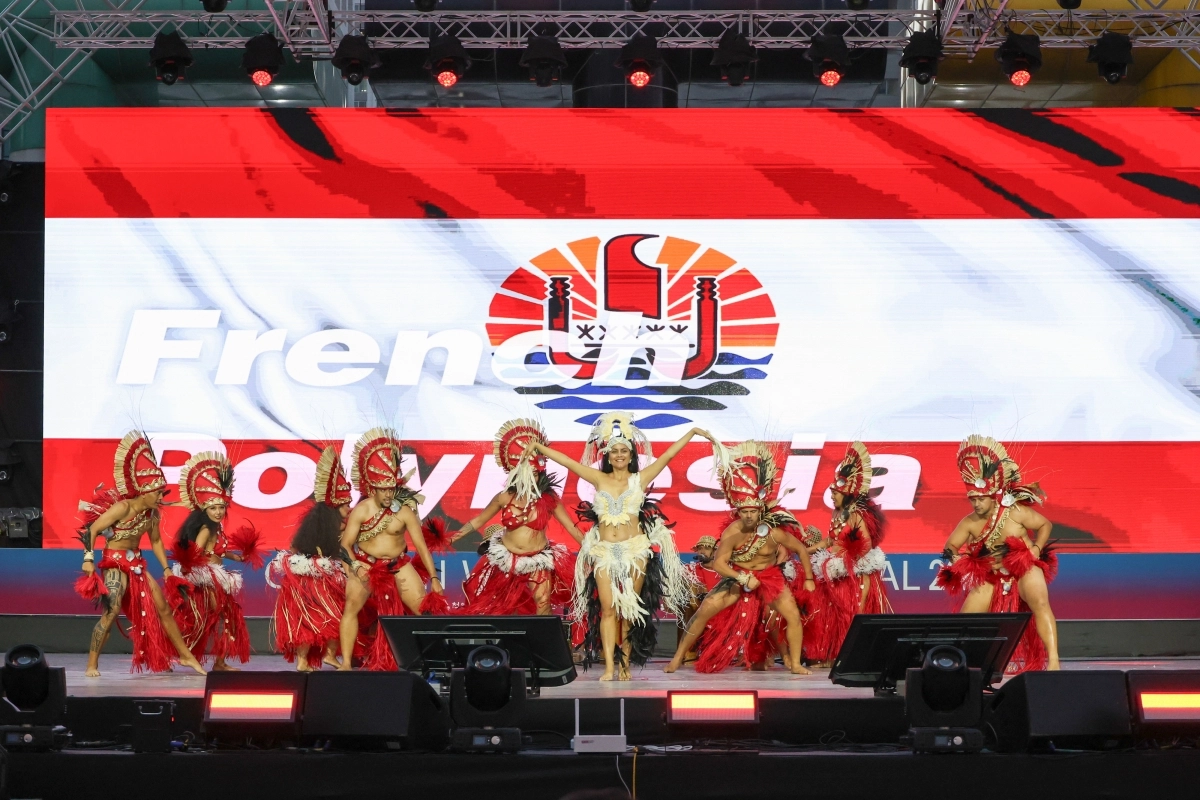 ‘천안흥타령춤축제2006’에서 국제춤대회 결선이 열리고 있다. 천안시 제공