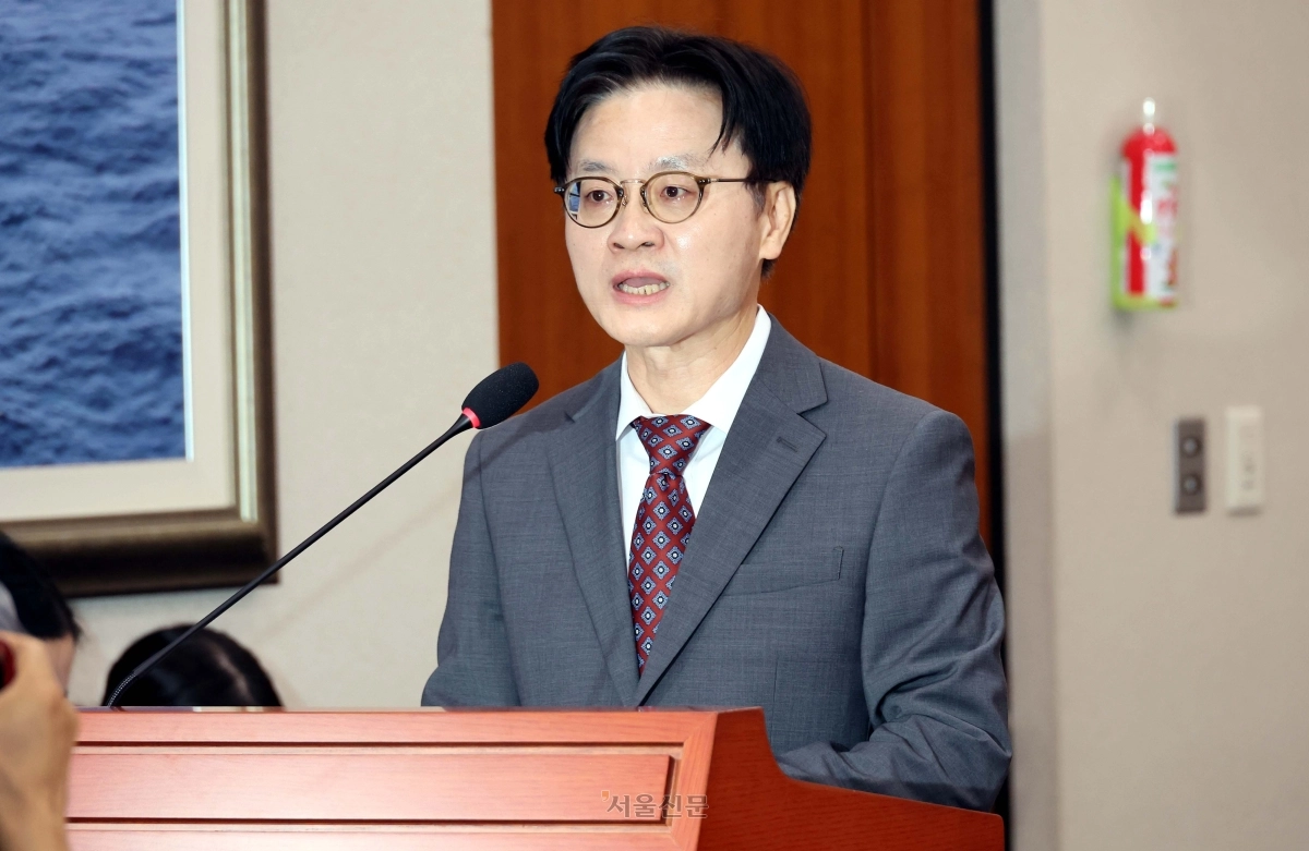 김정관 산업통상부 장관이 지난달 22일 국회 산업통상중소벤처기업위원회에 ‘대한민국과 미합중국 간 전략적투자의 운영 및 관리를 위한 특별법’에 따른 대미투자 사전보고를 위해 상임위 회의장에 참석해 발언하고 있다. 안주영 전문기자