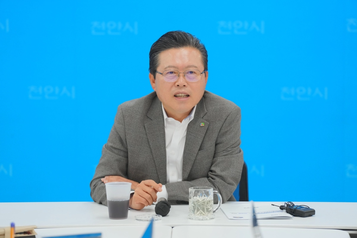 장기수 천안시장이 5일 막을 내린 천안흥타령춤축제에 대해 만족감을 표명하고 있다. 시 제공