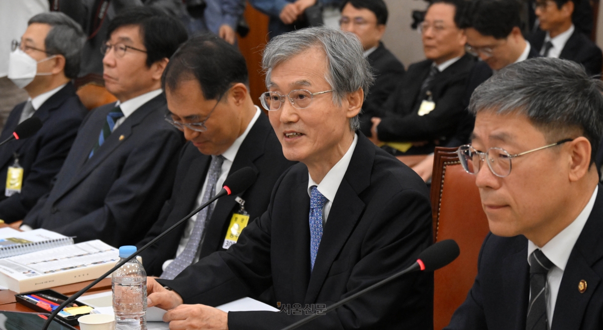 조희대 대법원장이 6일 국회 법제사법위원회에서 열린 대법원 등에 대한 국정감사에서 발언하고 있다. 2026.10.6 홍윤기 기자