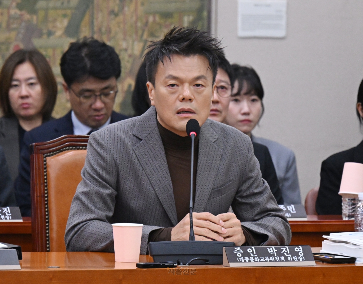 7일 국회 문화체육관광위원회에서 열린 문화체육관광부에 대한 국정감사에서 증인으로 출석한 박진영 대중문화교류위원회 공동위원장이 글로벌 축제 ‘패노메논’ 기획 배경을 밝히고 있다. 2026.10.7 안주영 전문기자