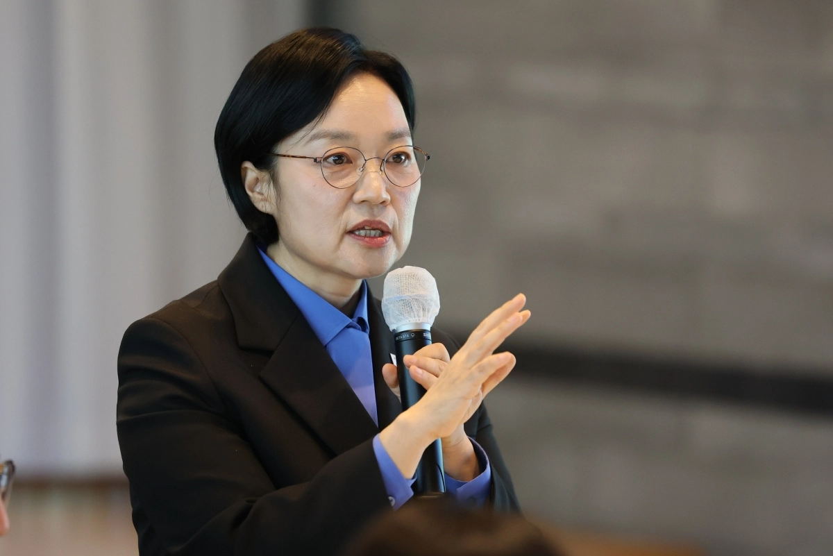 한성숙 국무총리가 취임 100일을 하루 앞둔 7일 세종 총리공관에서 출입기자단 오찬 간담회를 열어 발언하고 있다. 세종 연합뉴스