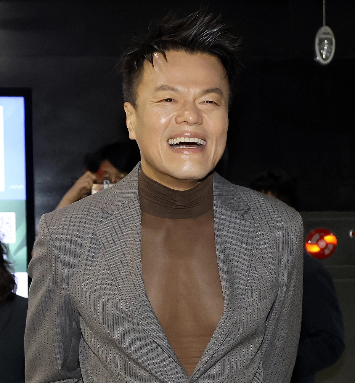 박진영 대중문화교류위원회 공동위원장이 7일 국회 문화체육관광위원회에서 열릴 문화체육관광부에 대한 국정감사에 증인으로 출석하기 위해 이동하고 있다. 2026.10.7 연합뉴스