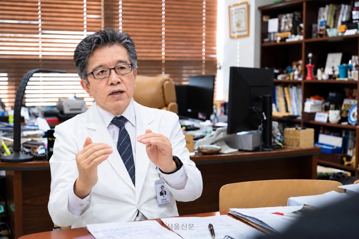 양한광 국립암센터 원장이 8일 서울신문과의 인터뷰에서 지역 암 진료 역량 강화와 국립암센터의 역할에 대해 설명하고 있다.