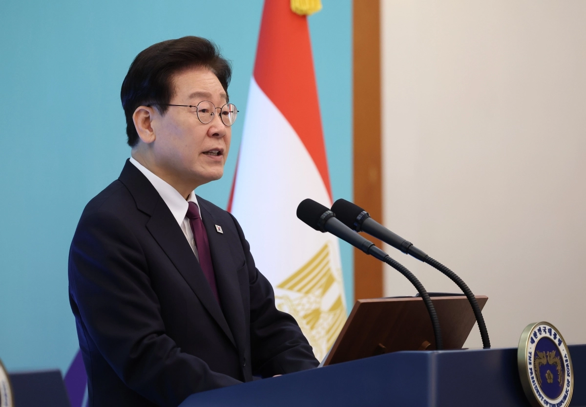 이재명 대통령이 8일 청와대에서 열린 압델 파타 알시시 이집트 대통령과의 공동언론발표에서 발언하고 있다. 2026.10.8 연합뉴스