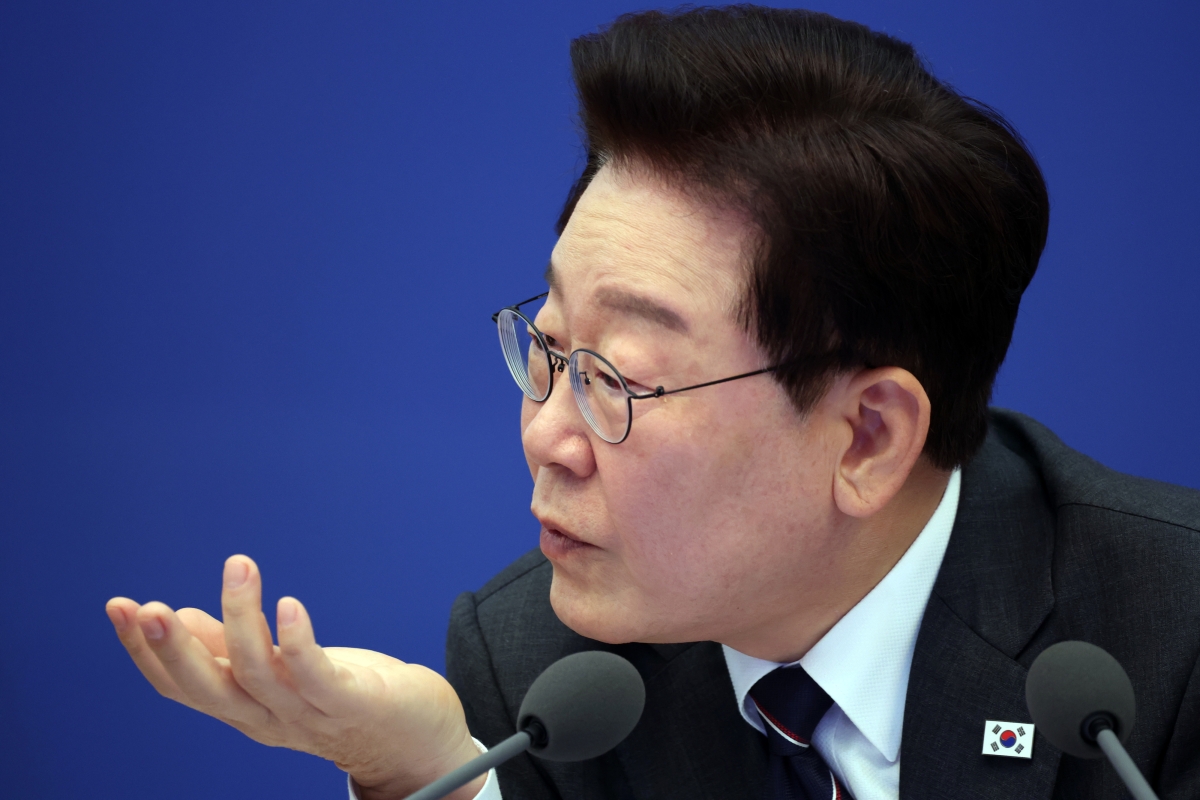 이재명 대통령이 6일 청와대에서 열린 국무회의에서 발언하고 있다. 2026.10.6 연합뉴스