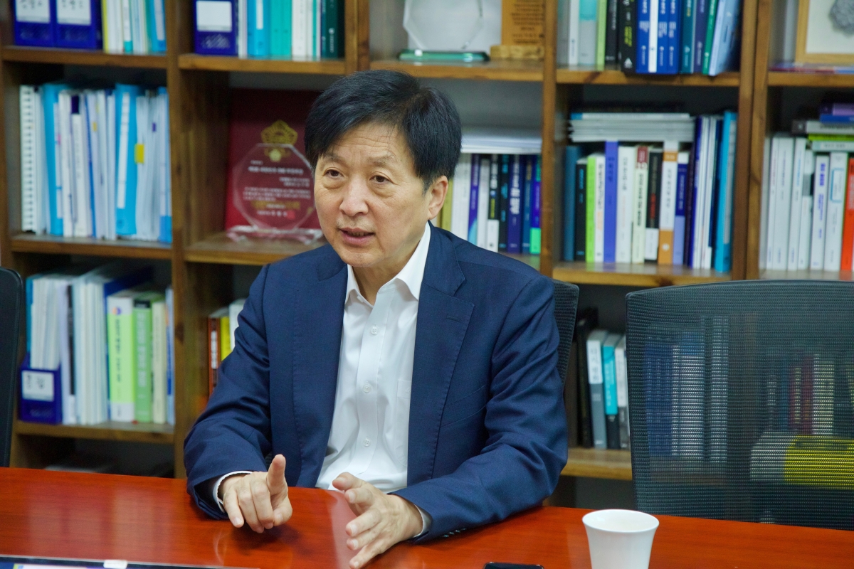 오기형 더불어민주당 의원이 지난 7일 국회 의원회관에서 서울신문과 인터뷰하고 있다. 오기형 의원실 제공