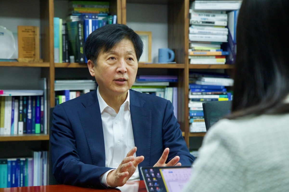오기형 더불어민주당 의원이 지난 7일 국회 의원회관에서 서울신문과 인터뷰하고 있다. 오기형 의원실 제공